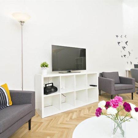 Apartments With 2 Bathrooms- 5 Minutes From Old Town - 102 M2 Praga Exterior foto