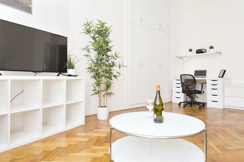 Apartments With 2 Bathrooms- 5 Minutes From Old Town - 102 M2 Praga Exterior foto